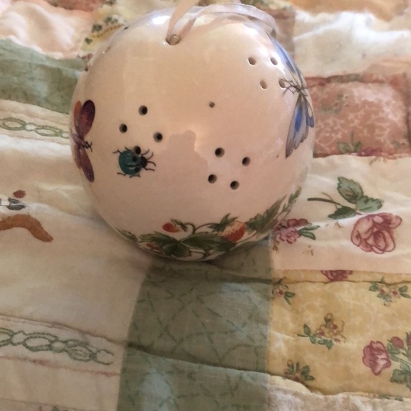Vintage Ceramic Sachet Ball - Picture 2 of 8